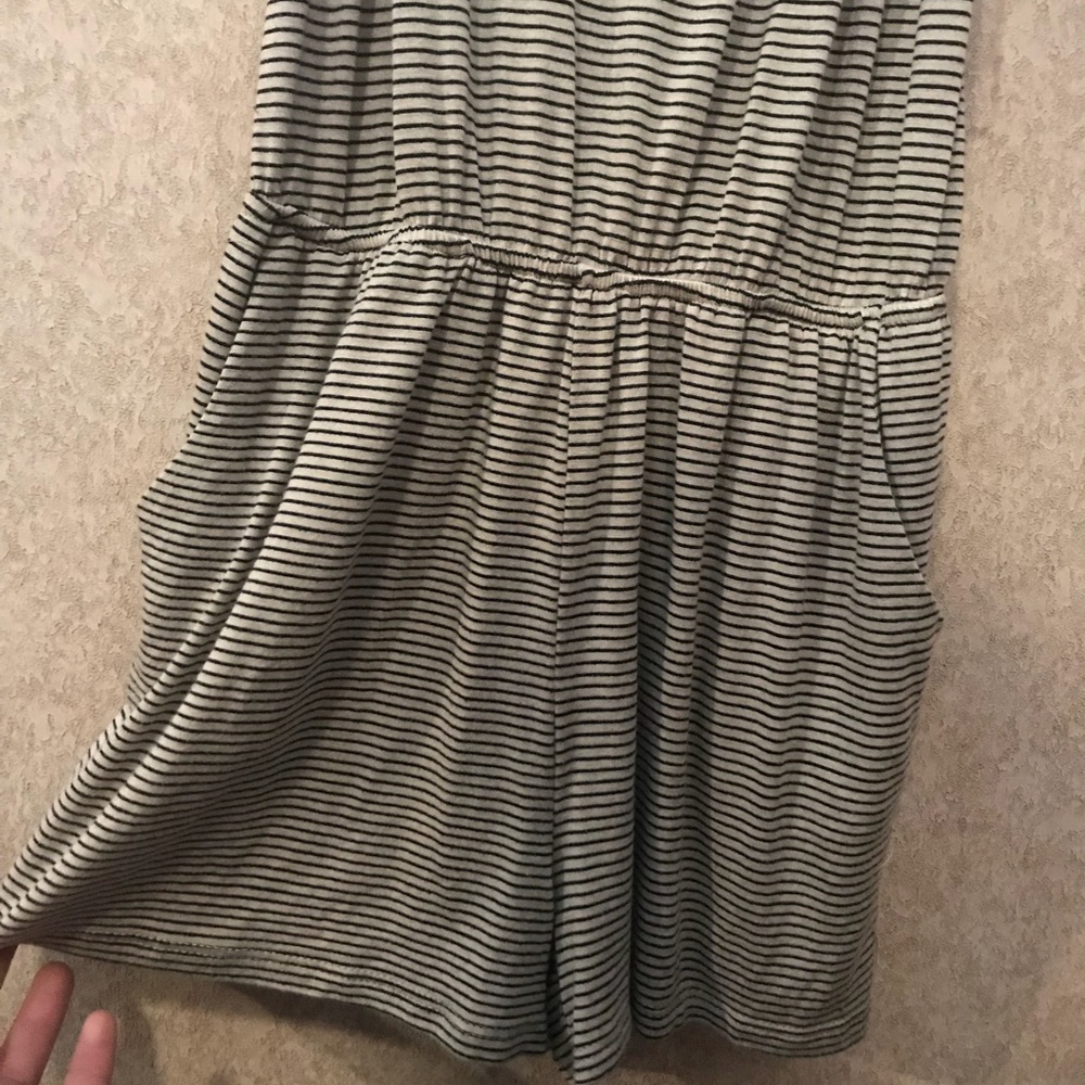Striped romper - Picture 2 of 2